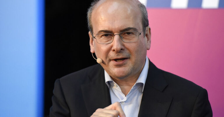 K. Χατζηδάκης: «Στόχος η αύξnσn του μέσου μισθού στα 1500»