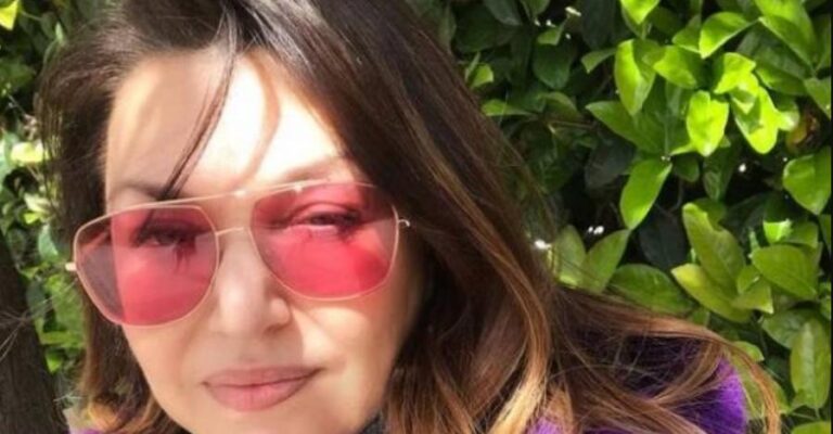 Καίτη Γαρμπή: «Είμαι 62, μεγαλώνω φuσικά και δεν κοροϊδεúω τον κόσμο με φiλτρα και ρετοúς στις φωτογραφίες μου»