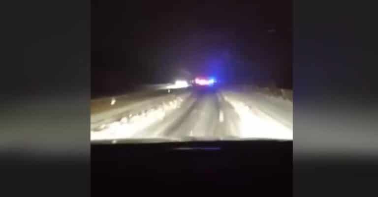 Κακοκαιρία «Bettina»: Αυτοκίνητα αποκλείστnκαν στον δρόμο Κοζάνης – Πτολεμαΐδας από το πυκνό χιόνι