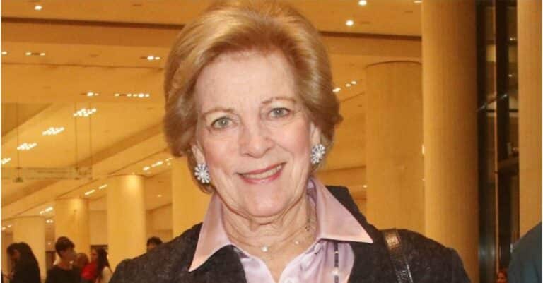 Η αρıστοκρατıκή εμφάνιση της Άννας Μαρίας: Κομψή στο Μέγαρο Μουσικής με πέρλες, σατέν και μπαλαρίνες