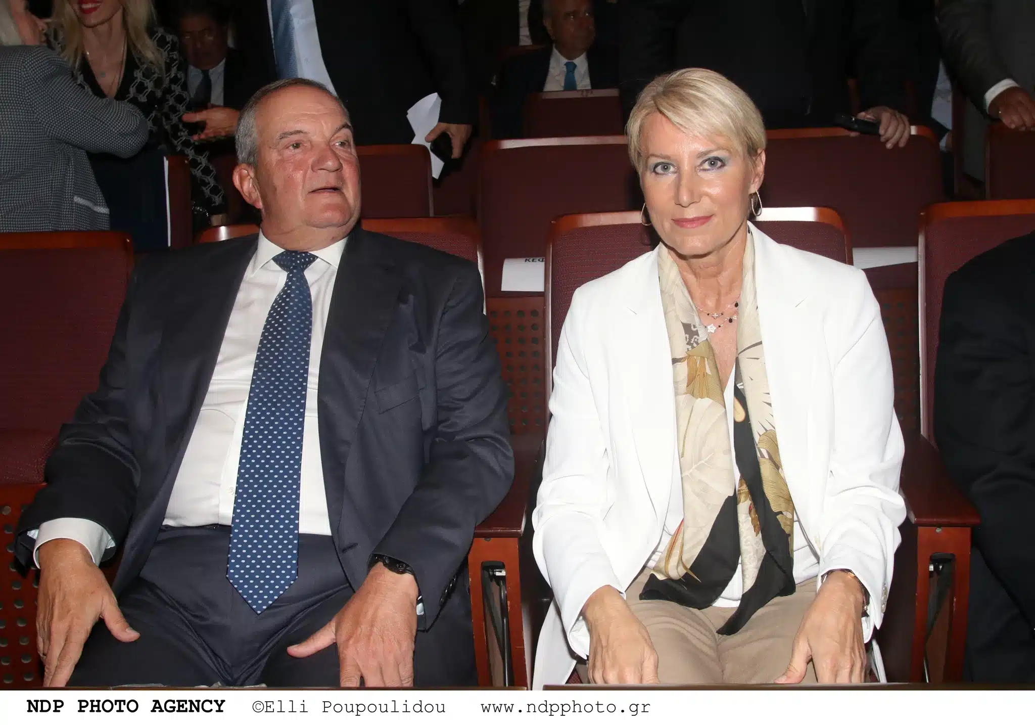 Αλίκη Καραμανλή: Μια κοúκλα σε εκδήλωση μαζί με τον αδελφό της Αλέξανδρο Καραμανλή και τους γονείς τους 10 παζαιτη