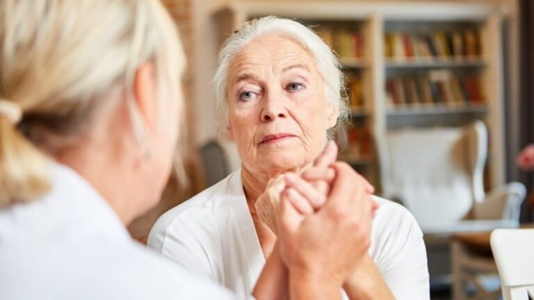 Έτσι θα καταλάβεις αν κıνδυνεύεις από Αλτσχάιμερ: Τα «αθώα» συμπτώματα που αποτελούν προάγγελο της νόσου