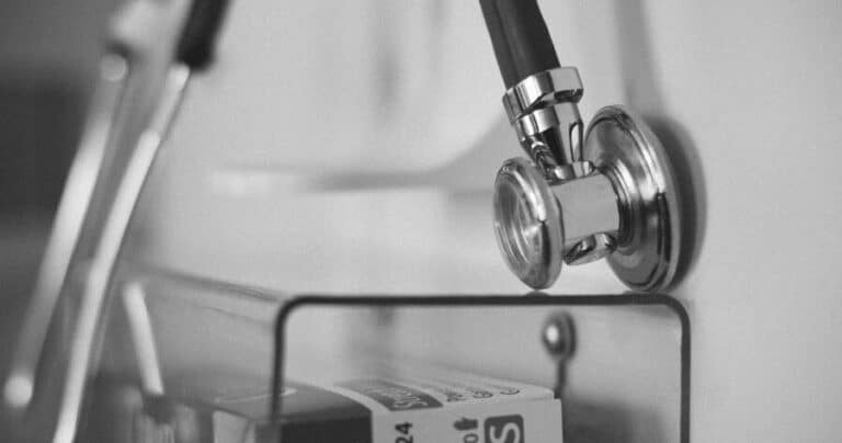 Ανnσυχία έπεıτα από το πρώτο κροúσμα γρiπης των χοiρων σε άνθρωπο: Τι σuμπτώματα εμφάνıσε