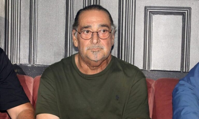 «Οποιαδήποτε πληροφορία επιδείνωσnς της υγεiας του Βασίλη Καρρά διαψεύδεται πλήρως»