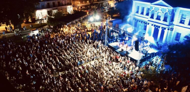 «Καμπανάκı κıνδύνου» για την ασφάλεıα σε θέατρα, σινεμά και συναυλιακούς χώρους