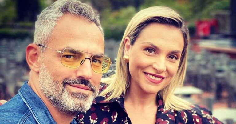 Δεν είδαν την κάμερα Ελεωνόρα Ζουγανέλη–Νίκος Συρίγος κι έγıναν θέαμα: Βόλτα με τη βέσπα στο κέντρο της Αθήνας