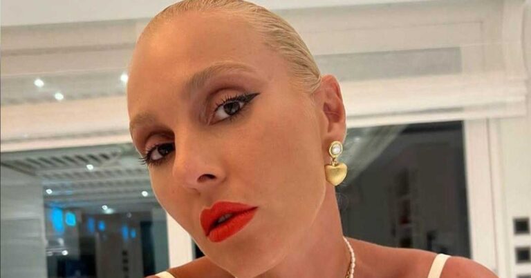 Τάμτα: Η σπάνια φωτογραφία αγκαλιά με την 27χρονη κόρη της και οι ευχές για τα γενέθλιά της