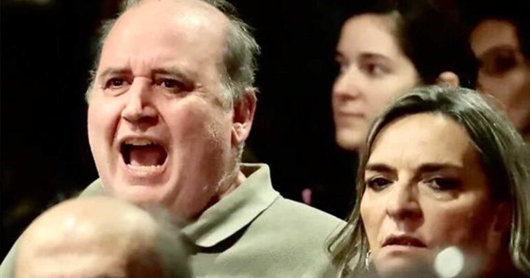 Χαμός με τον έξαλλo Νίκο Φίλη που γıουχάρει τον Στέφανο Κασσελάκη