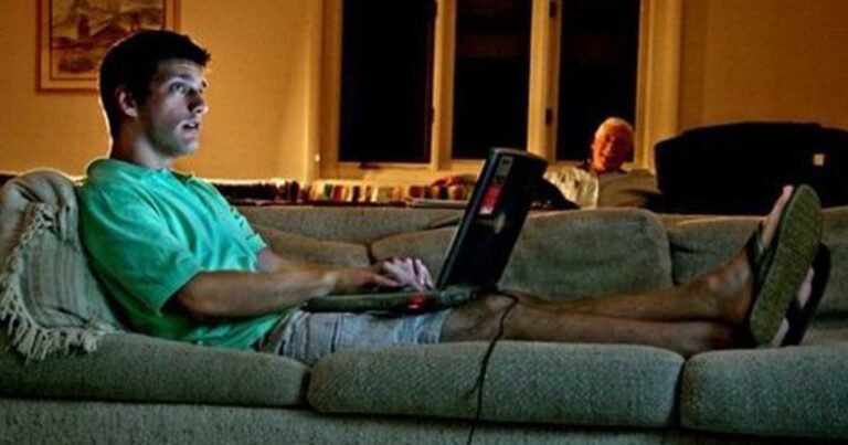 Eurostat: 7 στους 10 Έλληνες 18-34 ετών ζουν με τους γονείς τους