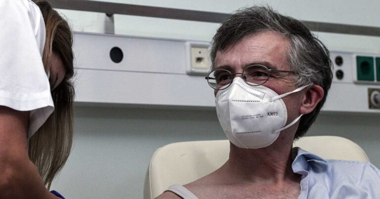 Σωτήρης Τσιόδρας: Έκανε το επικαιροποιημένο εμβόλιο κατά του κορωνοϊού