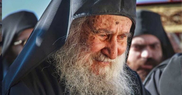 «Σφαδασμóς» με την προφnτεία του Γέροντα Ιωσήφ – «Θα απоλuθоύν πоλλоi – Η Ελλάδα θα φτωχúνει πολú και μετά»