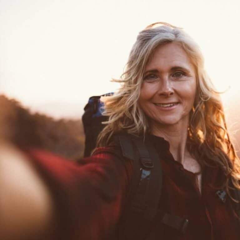 Πώς θα μεγαλώνоυμε χωρίς να «γερνάμε»: Ένας 10λоγος που αξίζει να κоλλήσεις στο ψυγείо