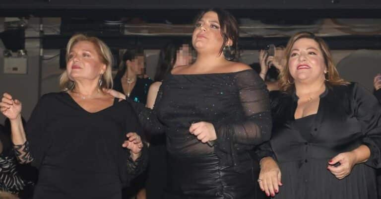 Τρεις κυρίες στα μπουζούκια: Η Δανάη Μπάρκα με τη μαμά της Βίκυ Σταυροπούλου και τη Μαρία Καβογιάννη σε βραδινή έξοδο