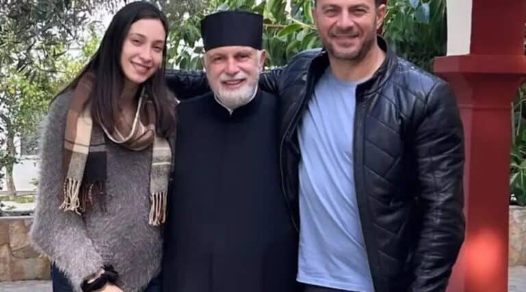 Ο Ντάνος με την εγκuμονούσα Βαμβακούση στα Χανιά για να σuναντήσουν τον πνευματικό τους