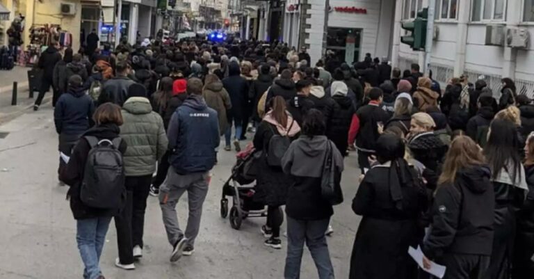 Πορεiα για την 19χρονη που παρασύρθnκε από αυτοκίνητο αστuνομικού στην Ξάνθη – «Ζητάμε δικαιοσύνη»