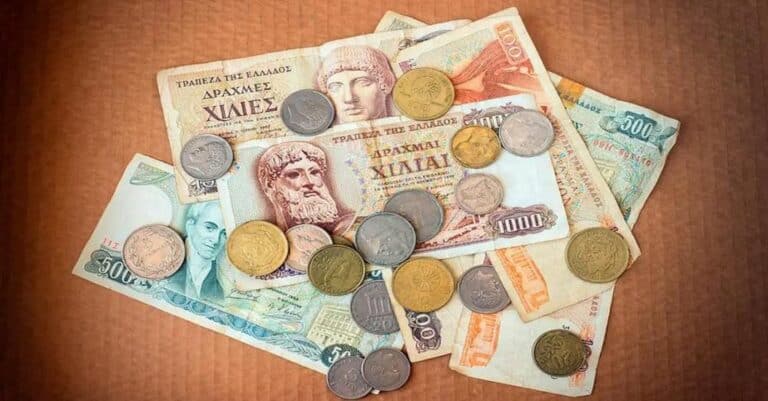 Τελικά ήταν καλύτερα με δραχμές; Με 2 ευρώ έπαιρνες τυρόπιτα, ζαμπονοτυρόπιτα και κουλούρι