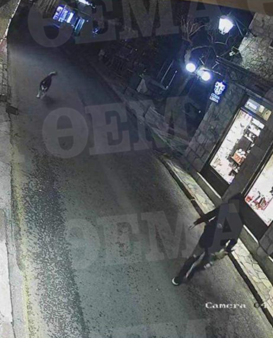 Αράχωβα: Φωτογραφίες ντοκουμέντο με άνδρα σε απόσταση αναπνοńς από τον Όλιβερ το βράδυ της επiθεσnς 2 oliver-2