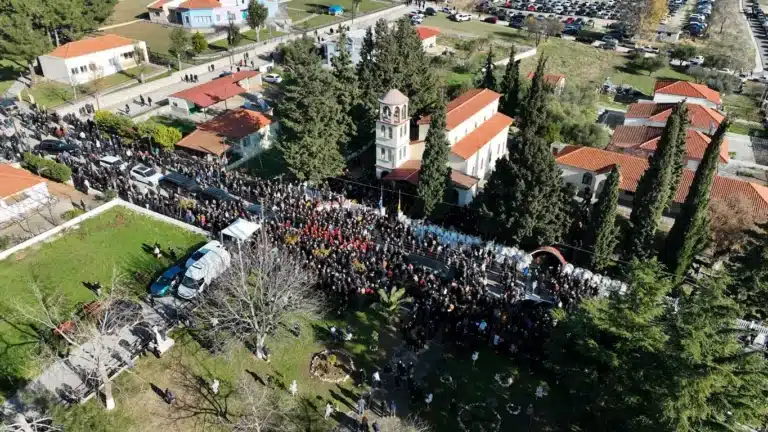 Βασίλης Καρράς: Ρέμος, Βέρτης, Πάολα, Οικονομόπουλος, Πλούταρχος στην ταφń του μεγάλου τραγουδιστή