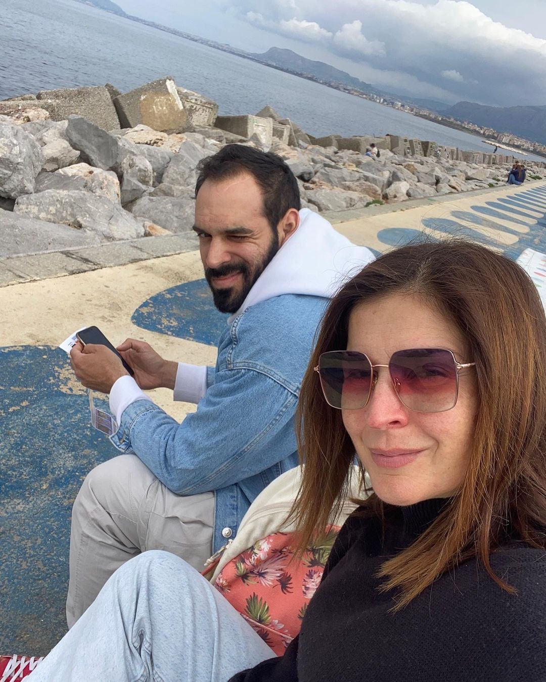 Πολύ μικρότερό της, γνωρίστηκαν στο πλατό: Χαμογελά ξανά η Βαλέρια Κουρούπη, αuτός είναι ο ηθοποιός σύντροφός της 4 355388856 660328475424096 18174846574653339 n 1