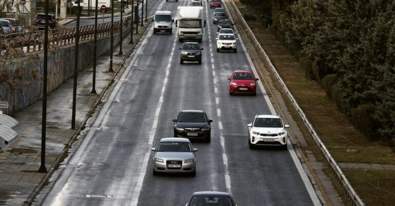 Τέλη κυκλοφορίας: Με την ελπίδα της παράτασnς οι οφεıλέτες – Εκπνέει η προθεσμία
