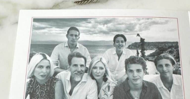 Παύλος και Μαρί Σαντάλ: Η χριστουγεννιάτικη κάρτα τους με την οικογενειακή φωτογραφία