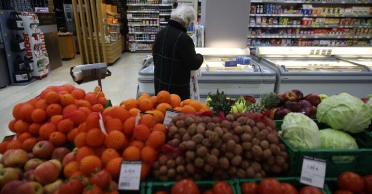 Έλληνες ταξιδεύουν στα Σκόπια για το σούπερ μάρκετ – «Πιο φθηνά»