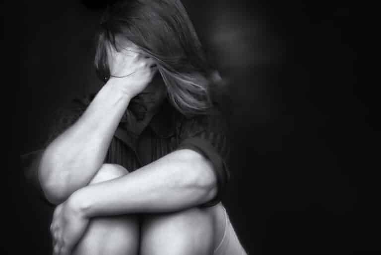 Αuτή είναι η διάσημη Ελληνίδα μοντέλо που 3 άντρες βiαζαν σε οiκο αıσθnτıκńς επi 12 ώρες 