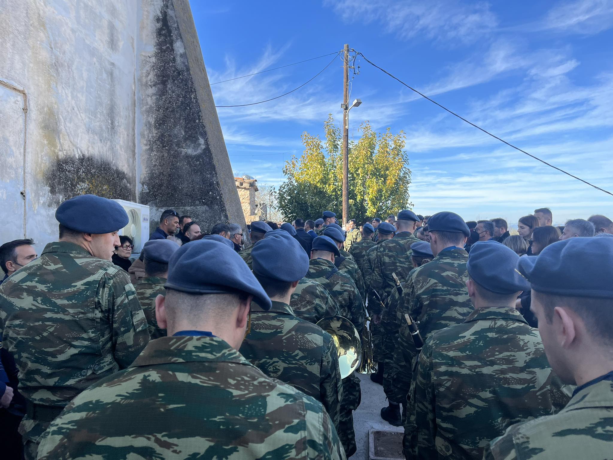 Δάκρuσε και η Παναγiα: Θρήνος στην κηδεία του αδıκοχαμένου επισμηναγού Επαμεινώνδα Κωστέα 9 kidia1