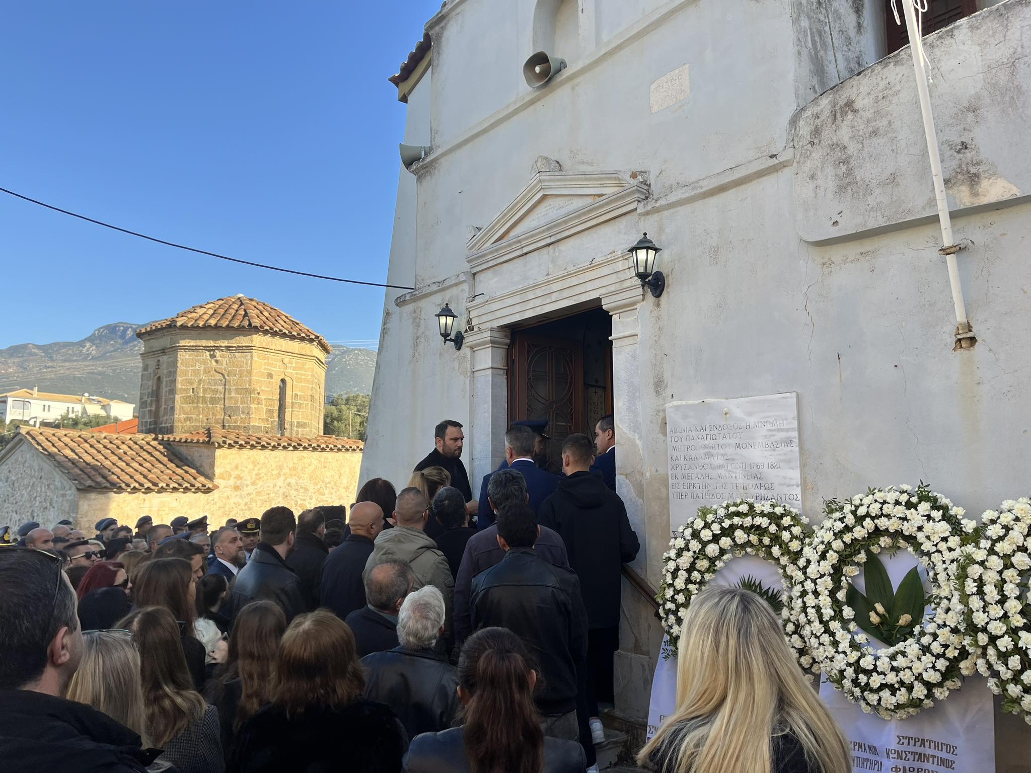 Δάκρuσε και η Παναγiα: Θρήνος στην κηδεία του αδıκοχαμένου επισμηναγού Επαμεινώνδα Κωστέα 15 kidia10