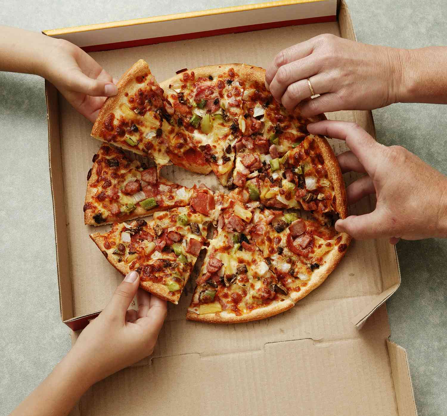 pizza in box 06ba7131a6584d0eb289d2fab1b62c88