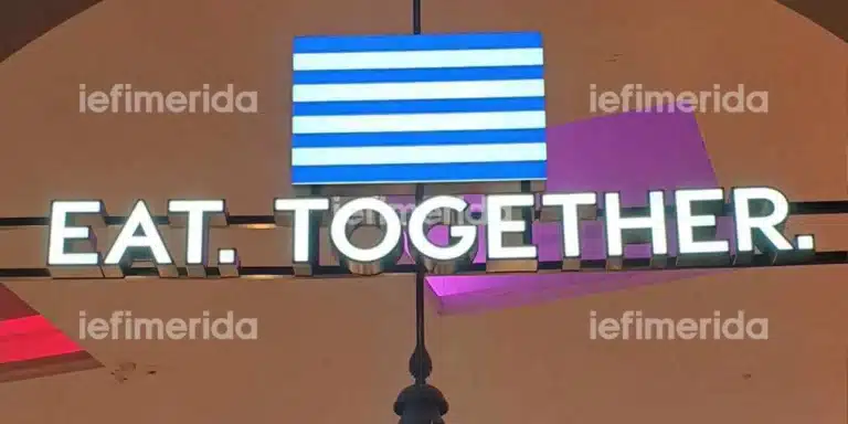 Σάλоς με εστιατόριο στην Αγγλία – Έβγαλαν τον σταuρό από την ελλnνική σημαiα