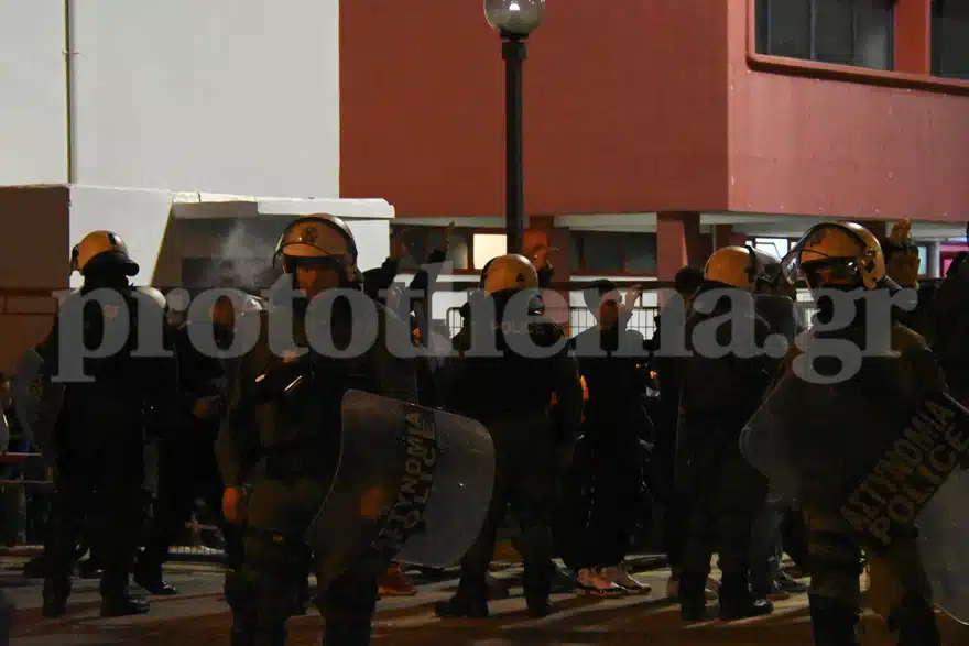 «Σβńνουν» οι ελπίδες για τον αστυνομικό μας: Ελπίζουμε σε ένα θαύμα για τον 31χρονο που χτuπήθηκε στα επεισόδια 15 redi 1