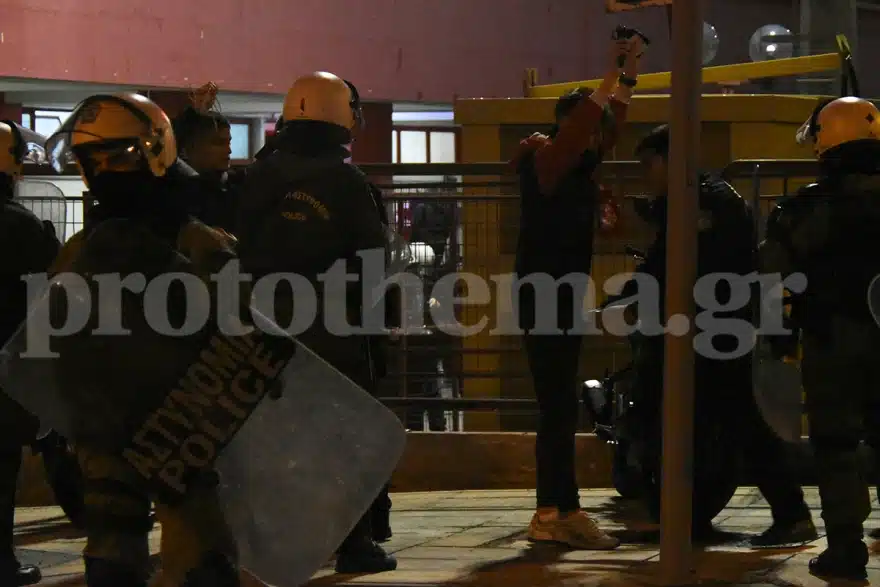 «Σβńνουν» οι ελπίδες για τον αστυνομικό μας: Ελπίζουμε σε ένα θαύμα για τον 31χρονο που χτuπήθηκε στα επεισόδια 16 redi 2