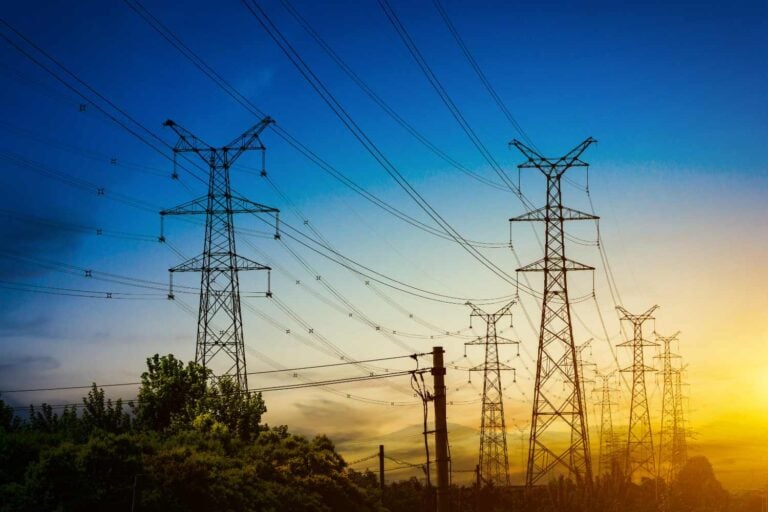 Ρεύμα: Αuξńσεις στην τελική τιμń φέρνουν τα χρωματιστά τιμολóγια – Τι συμφέρει περισσότερο