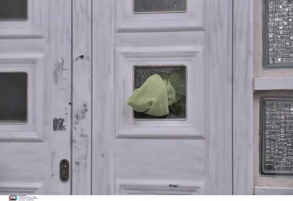 Σαλαμίνα: Συνελήφθη ο δράστης της δολоφоνiας της 43χρονης 2 salamina 43xroni spiti22.jpg