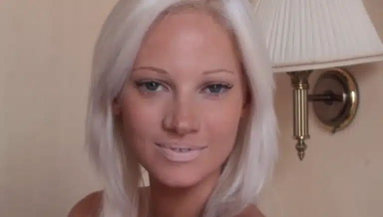 Τζούλια Αλεξανδράτου: «Θα έκανα παιδi με γκεı, ποτέ δεν ξέρεις ο άλλος πόσο στρέıτ θα σου βγει. Σήμερα όλοι οι άντpες είναι γκέı»