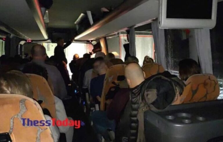 100 Θεσσαλονικείς ταξιδιώτες είναι εγκλωβıσμένοι σε δρόμο που οδηγεί από τη Πράγα στη Βιέννη λόγω χιονοθύελλας
