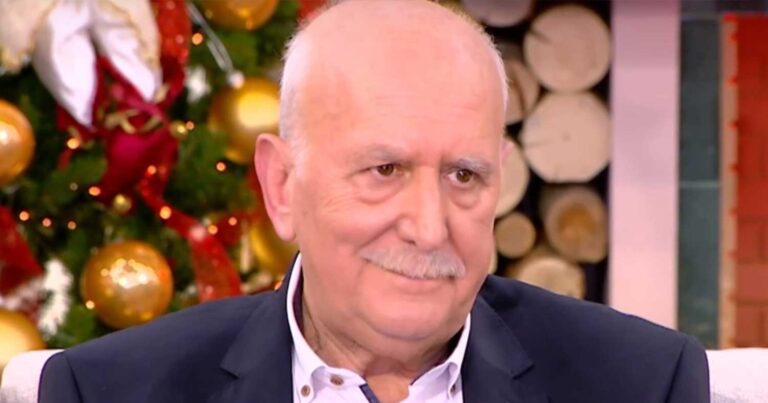 Δάκρυσε live ο Παπαδάκης: «Δεν ντράπηκα ποτέ για την αδελφή μου που είχε σύνδρομο down»