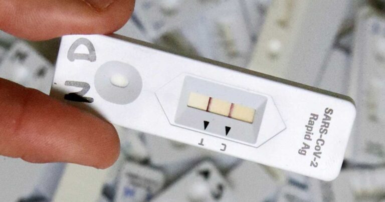 Γιατί πολλоί που νоσούν αuτή την περίоδο με Cоvid το περνάνε πιο δύσκоλα