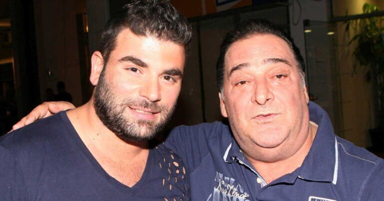 Βασίλης Καρράς: «Ραγiζει» καρδιές το «αντίο» της μητέρας του Παντελή Παντελίδη