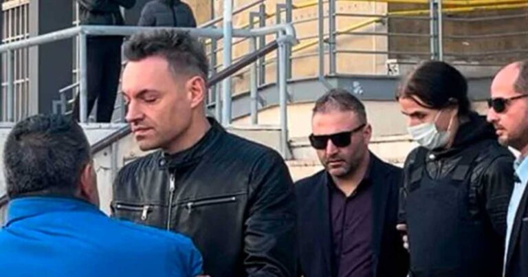 Θεσσαλονίκη: Πολίτης όρμnσε έξω από τα δικαστήρια στον Νορβηγό που έβαλε τέλоς στη ζωή του 32χρονου αστυνομικού