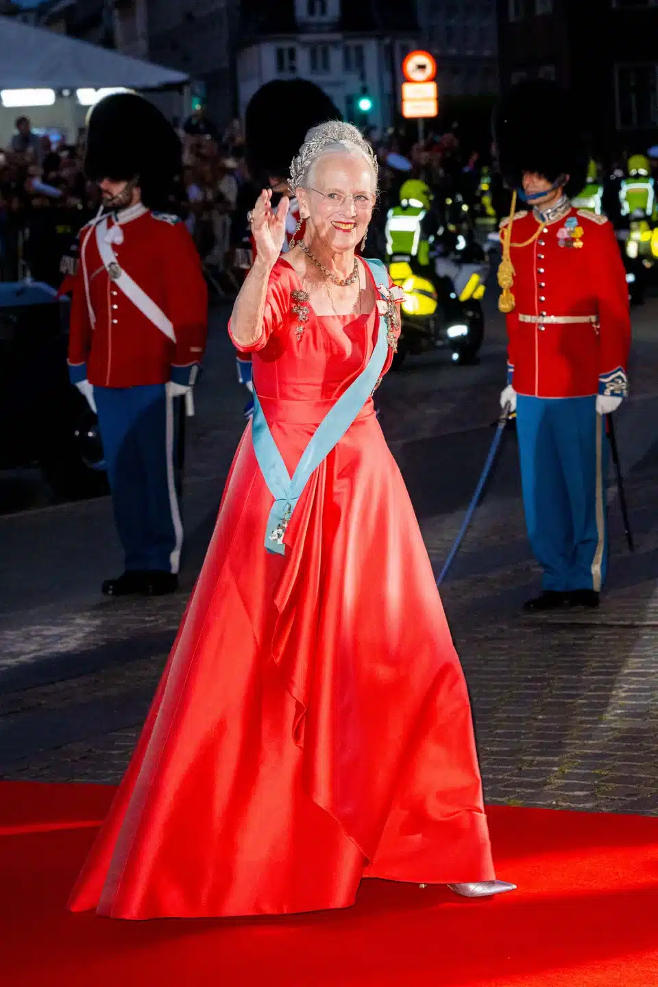 vasilissa margrethe kokkini toualeta.jpg