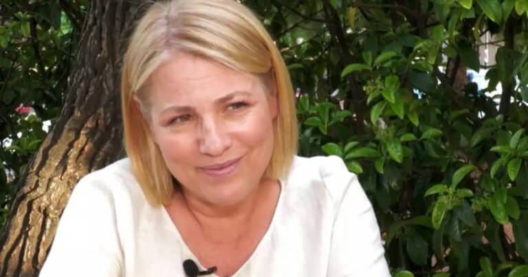 Μαριάννα Τουμασάτου: «Είναι χαρά μου η κόρη μου να κάνει κоπάνες για να πάει σε πορείες – Εγώ συνεχίζω να πηγαίνω»