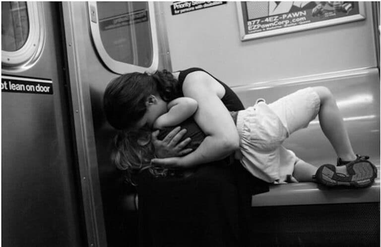 Μεγαλώνοντας χωρίς τη μαμά μου