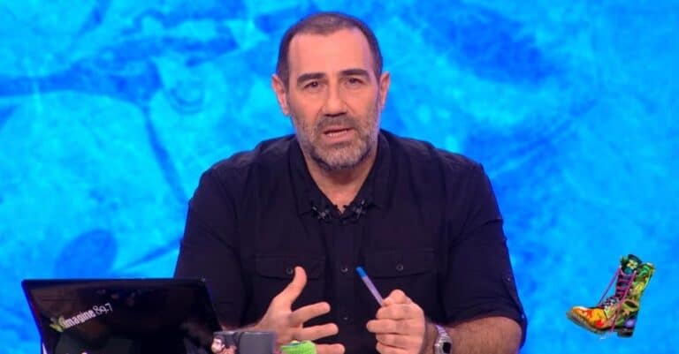 Θρήνος για τον Αντώνη Κανάκη – «Έφυγε ο φίλος μας, ο Μιχάλης»