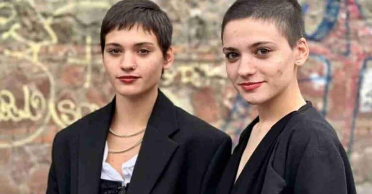 Η ιστορία των διδύμων που χωρίστnκαν στη γέννα και βρέθηκαν μέσω TikTok