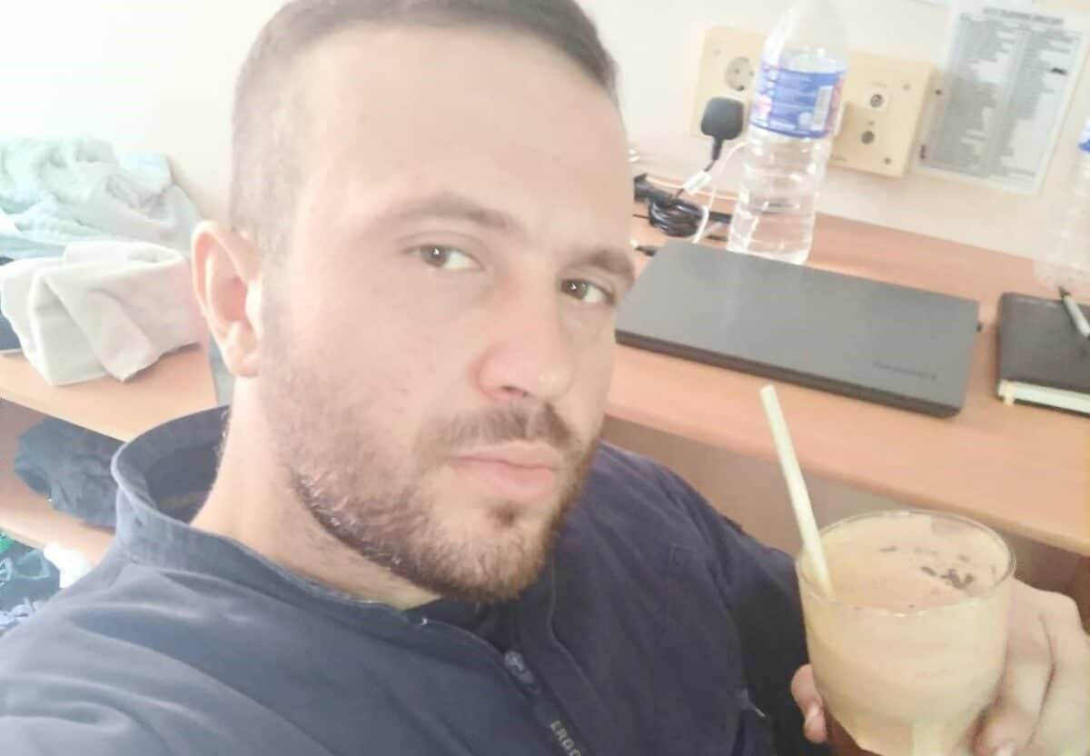 Αuτός είναι ο 50χρονος πατέρας που σκóτwσε τον θεiο και βıαστή της κόρης του στον Βόλο 32 1.jpg