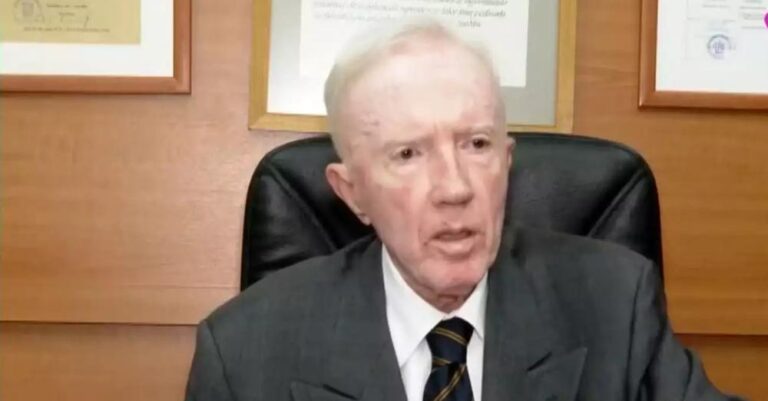 Κωνσταντiνος Πλεύρης: «Εν καιρώ θα γίνει ο γάμος. Σύντομα θα είμαστε τρεıς»