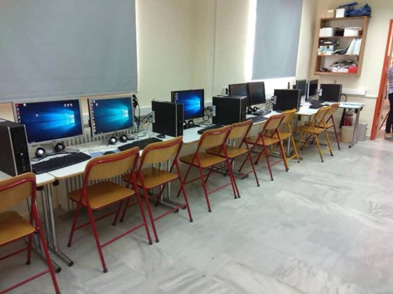 Σχολεία: Τα παιδιά μαθαίνουν καλύτερα στο χαρτί, όχι στις οθόνες