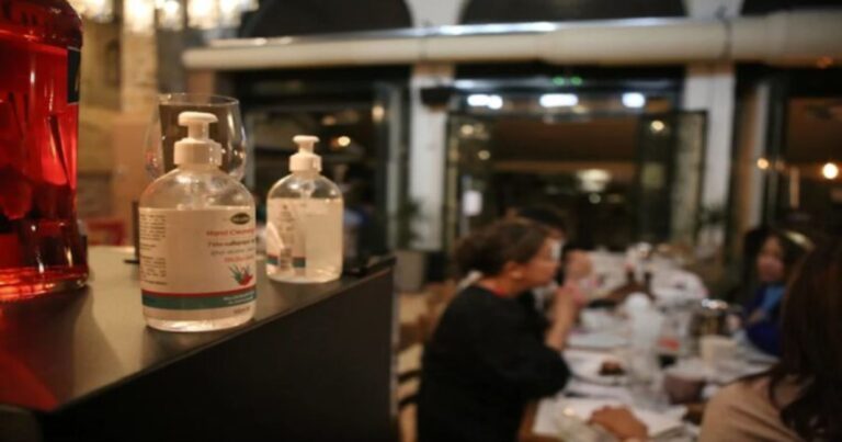 Εστιατόριο στο Ναύπλιο έδιωξε ομόφuλο ζεuγάρι – «Υπάρχουν παιδιά και nλικιωμένοι, φúγετε τώρα»